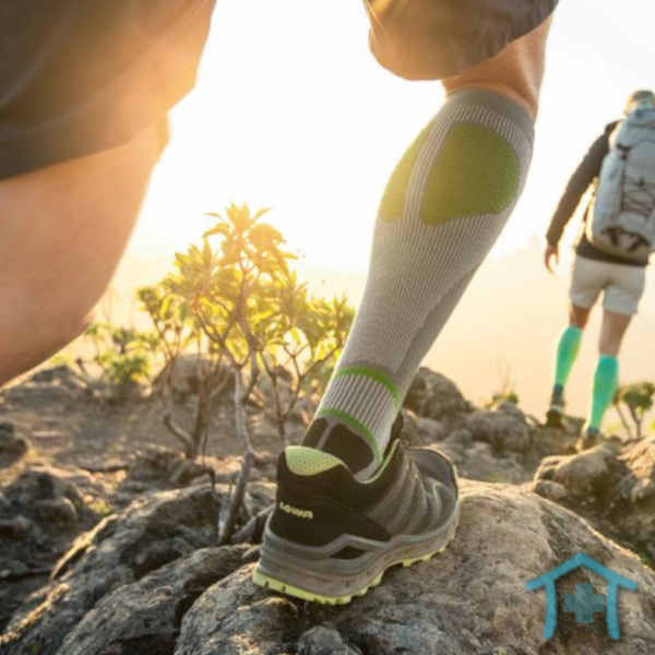 Outdoor Performance Compression Socks in Aktion