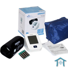 Omron M2 Comfort Blutdruckmessgerät mit Intelli Wrap Manschette, Tasche, Batterien und Anleitung, sowie Blutdruckpass