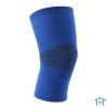 Elastische Kniebandage Active Color, blau isoliert