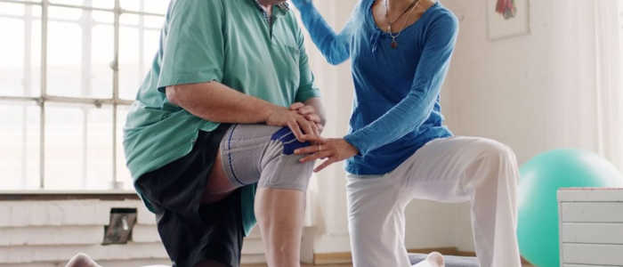 Therapie bei Arthrose mit einer Kniebandage