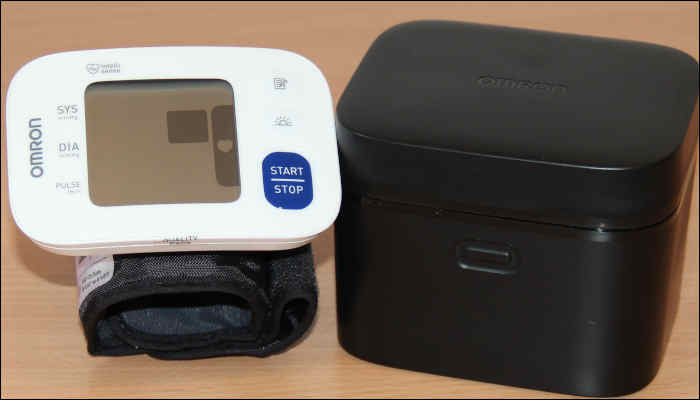 Omron RS4 Lieferumfang Blutdruckmessgerät