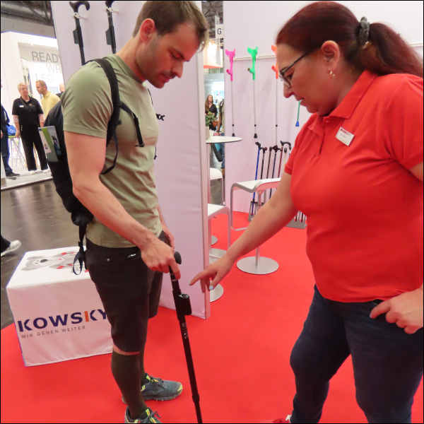 Präsentation Gehstock mit Laser von Ossenberg